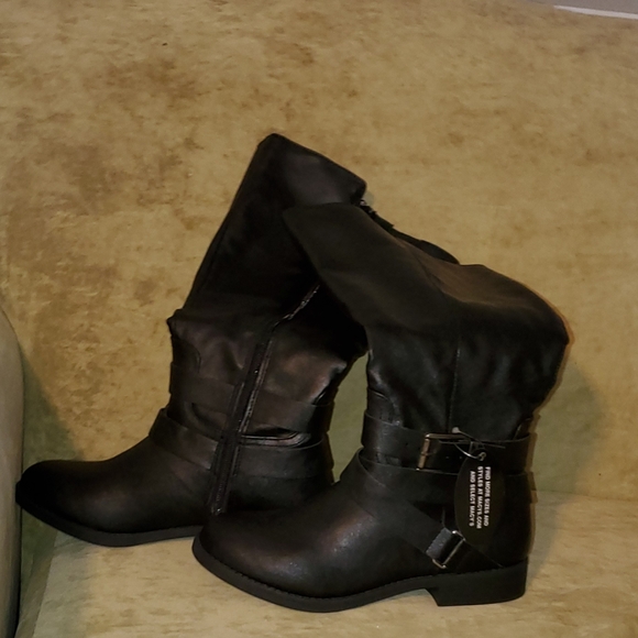 Macy's New Vegan Leather Boots (women's) size 5M - Picture 3 of 4